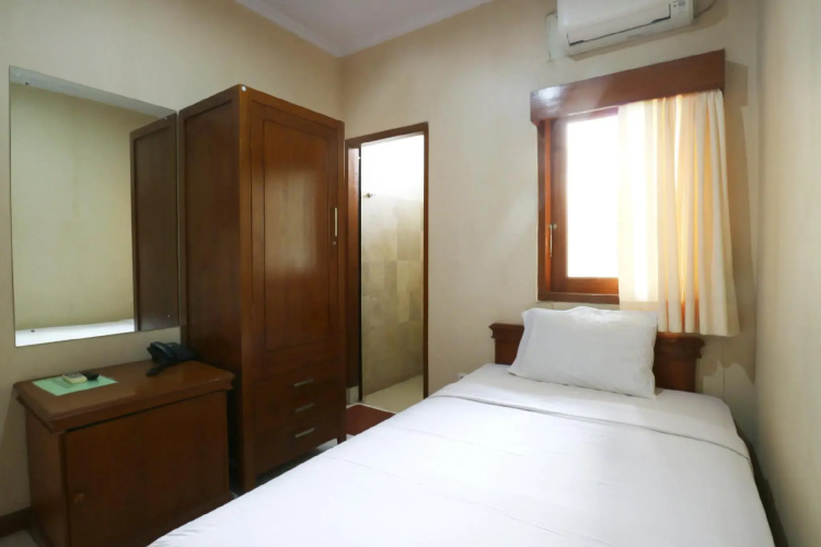 OYO 154 Griya Patria Guest House