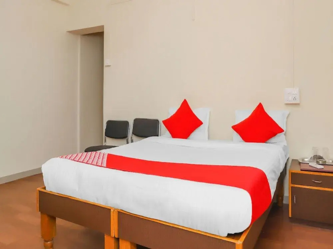 OYO 15847 Hotel Mathura Lodging