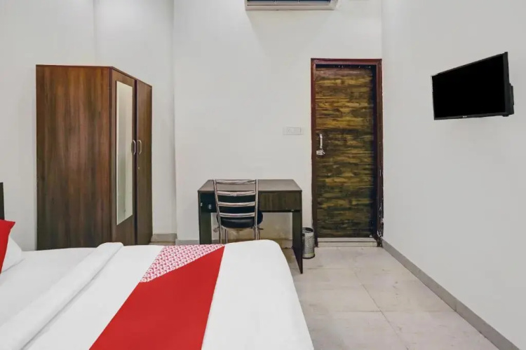 Oyo 81119 Hotel Prince