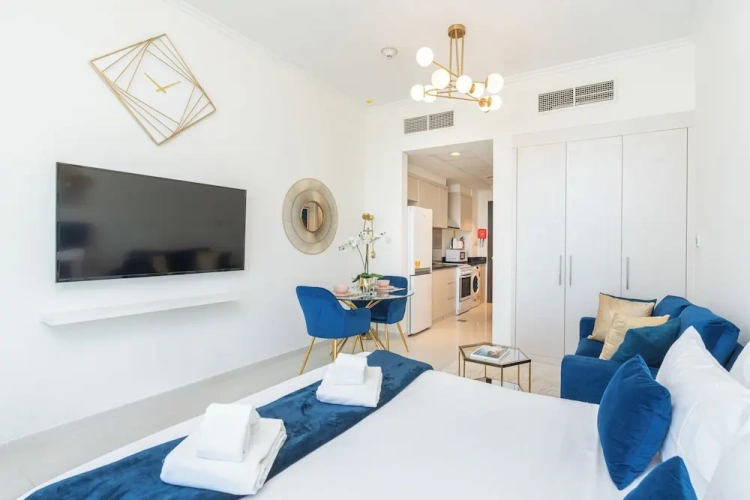 PVH - Classy Studio - Carson A
