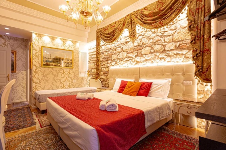 Luxury Triple room