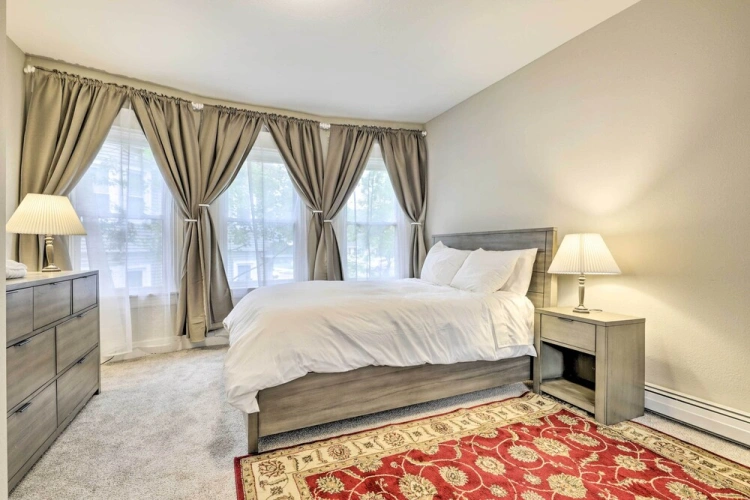 3 Bedrooms Apartment