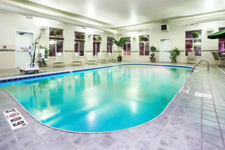 Holiday Inn Express & Suites Marion by IHG