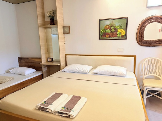 Standard Triple room