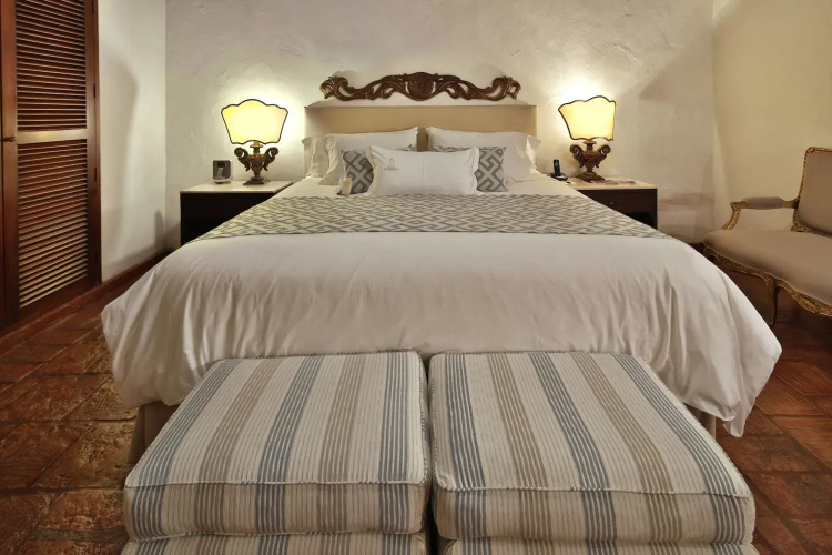 Casa del Arzobispado Hotel