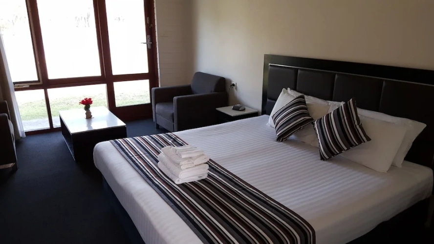 1 Bedroom Double Suite with balcony and with water view
