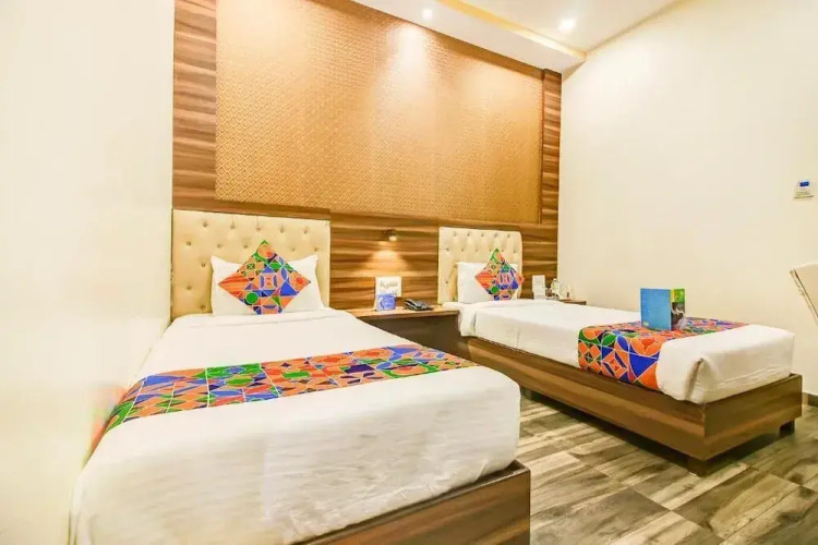 Fabhotel Axis International