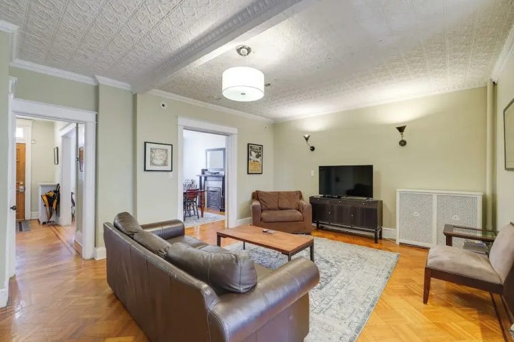 2 Mi to National Mall: Modern DC Home