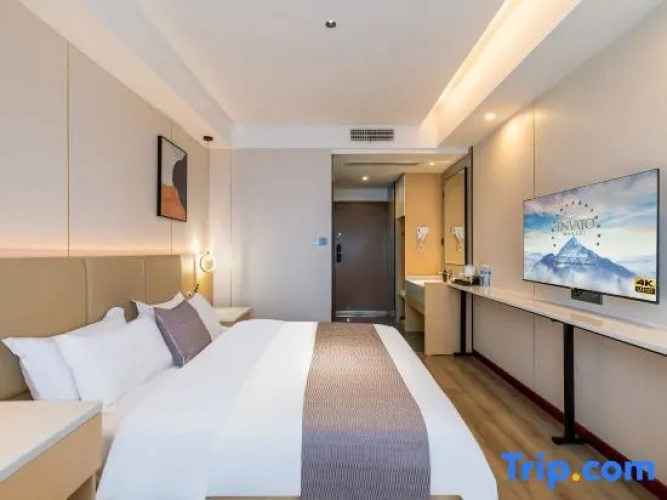 Standard Double room with city view
