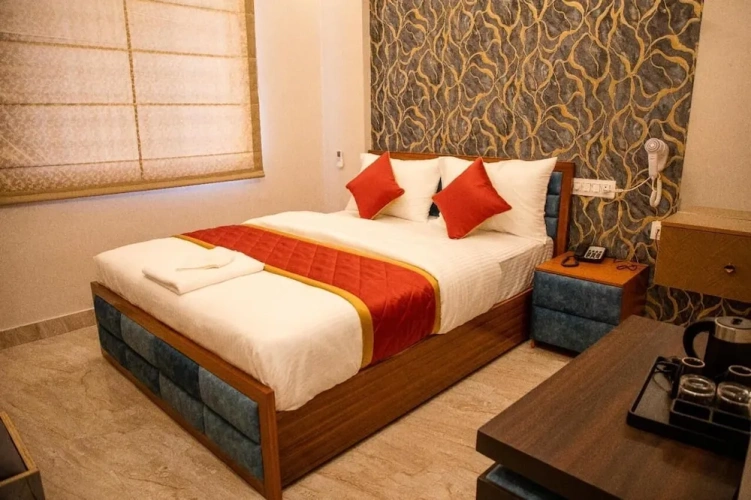 Deluxe Double room with city view