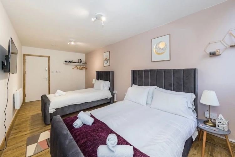 Standard Triple room