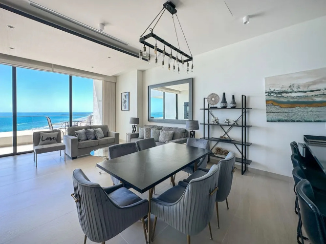 Sandy Beach 2BR Beachfront Getaway