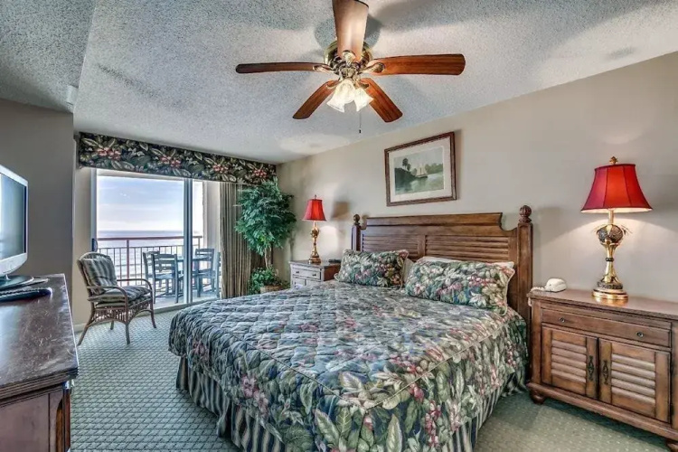 South Shore Villas - 501 by RedAwning