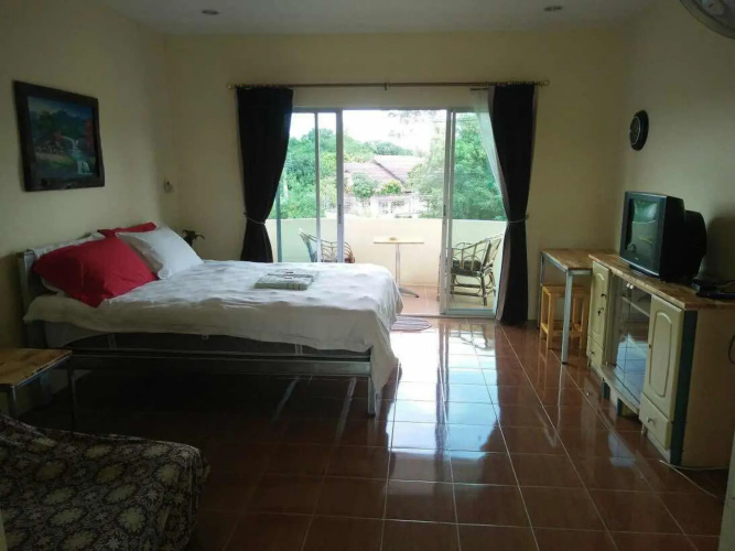 RoomQuest One Bangsaray