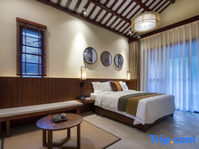 2 Bedrooms Quadruple Family Suite