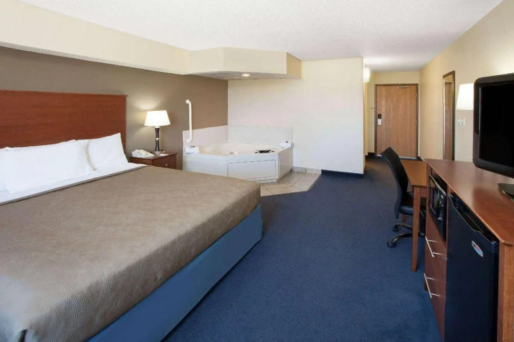 1 Bedroom Double Suite