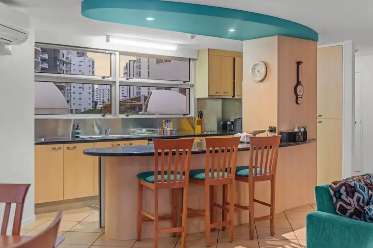 Stylish 3BR Oceanfront Stay by Mooloolaba Esp
