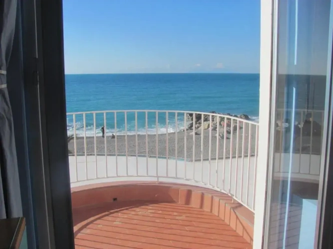 Standard Quadruple room with sea view