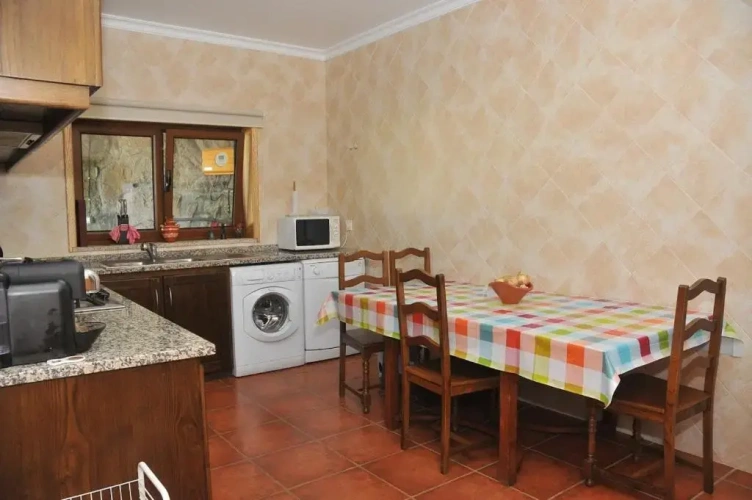 6 Bedrooms Cottage