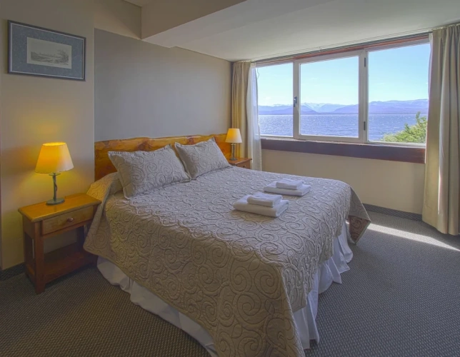 Standard Double room with lake view
