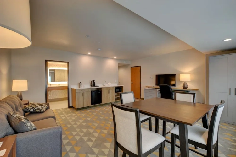1 Bedroom Suite