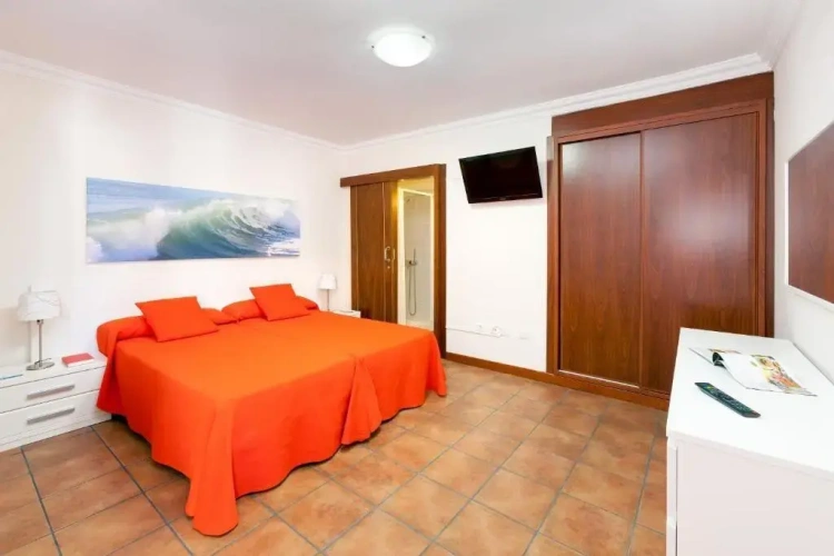 1 Bedroom Apartment with sea view
