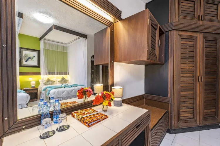 Safari Beach Hotel