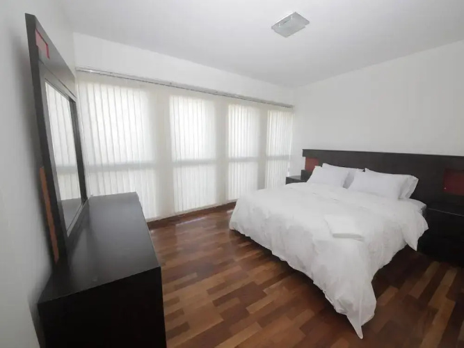 Great Location Walking Distance to Larcomar and Wong