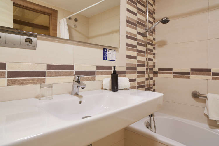Invisa Hotel Cala Blanca photo 11