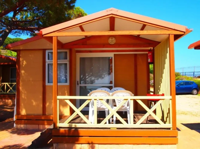 2 Bedrooms Bungalow
