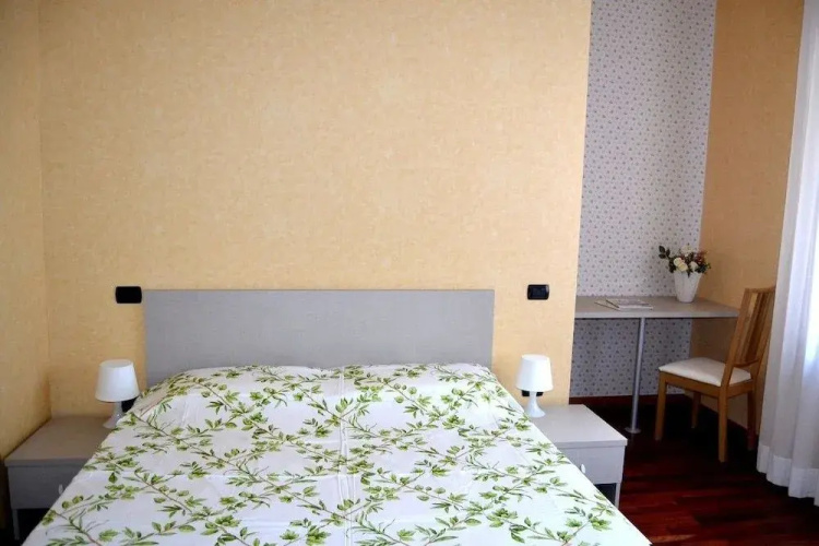Hotel Italia 30