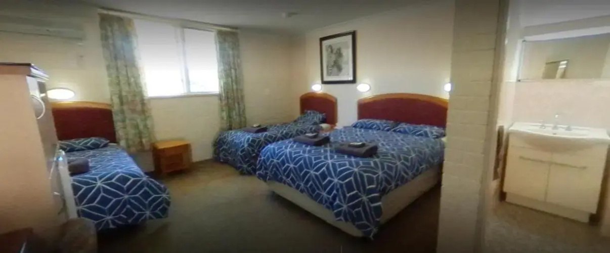 The Clansman Motel