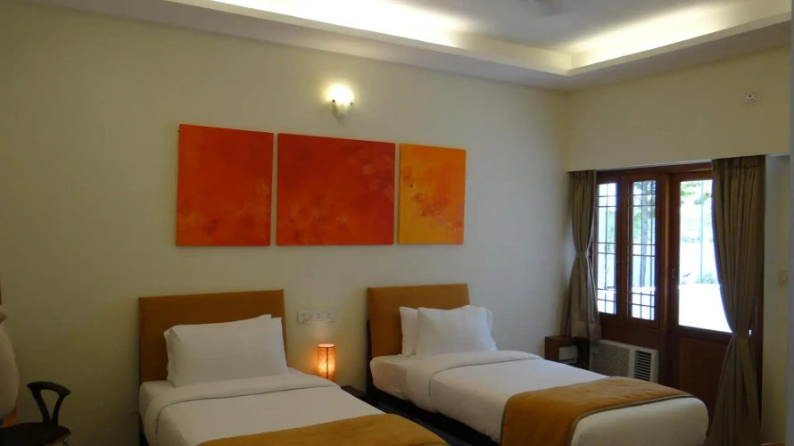 Standard Twin room with balcony