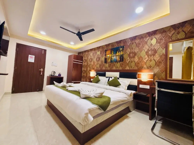 Hotel Golden Crystal