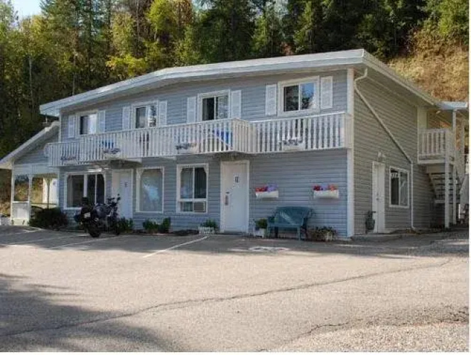 Cozy Pines Motel