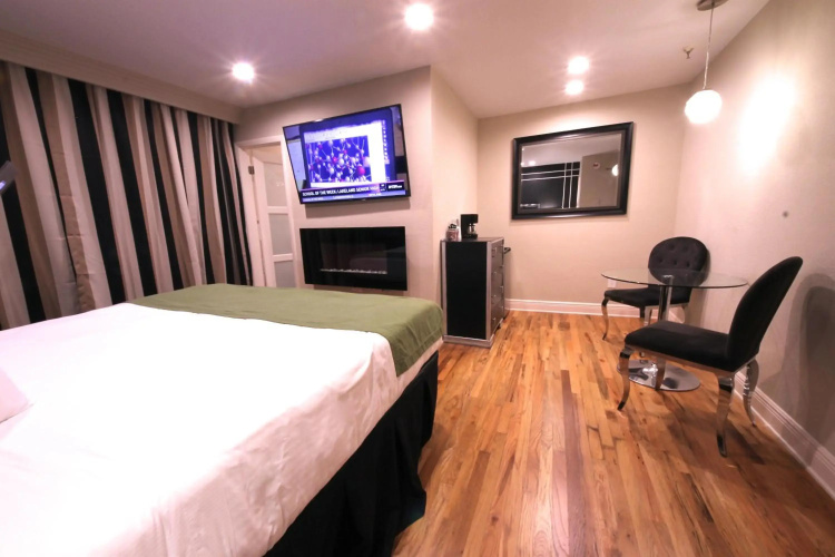 Hyde Park Hotel