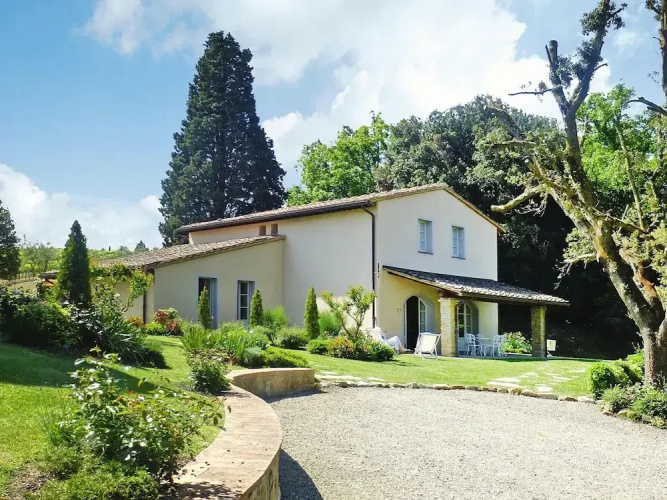 Apartment in Tuscany With Pool & Golf