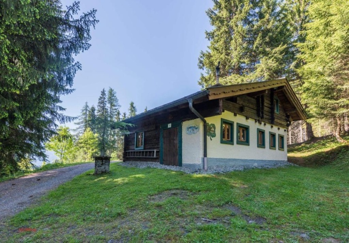 2 Bedrooms Chalet