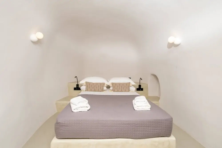SantorOia Luxury Suites