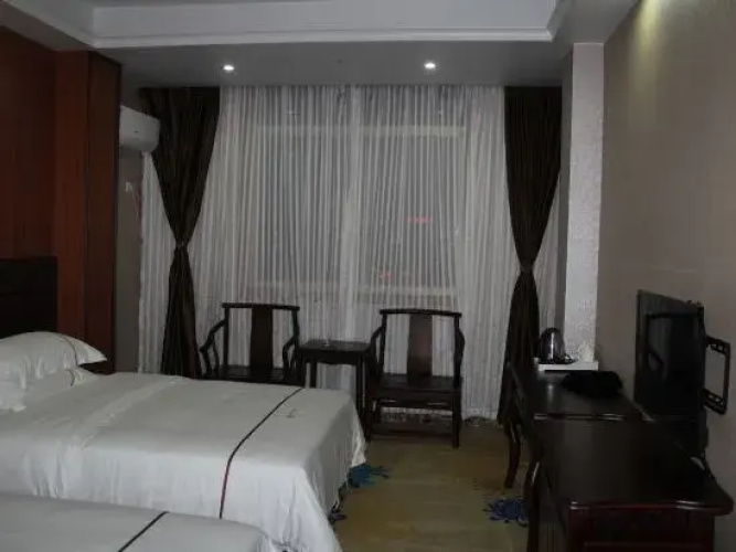 Linjiang Hotel