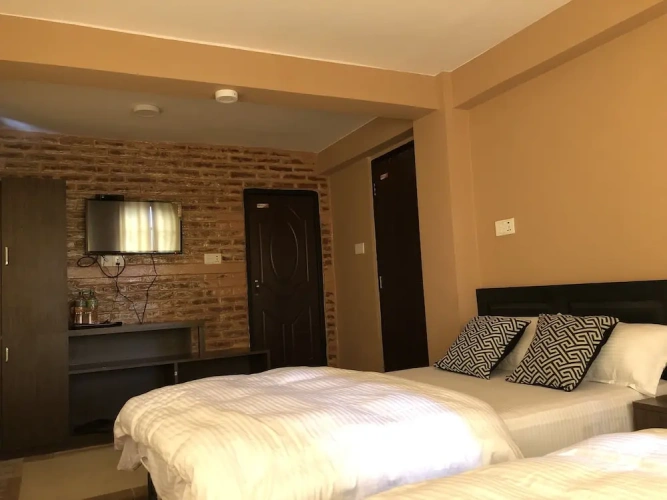 Standard Triple room