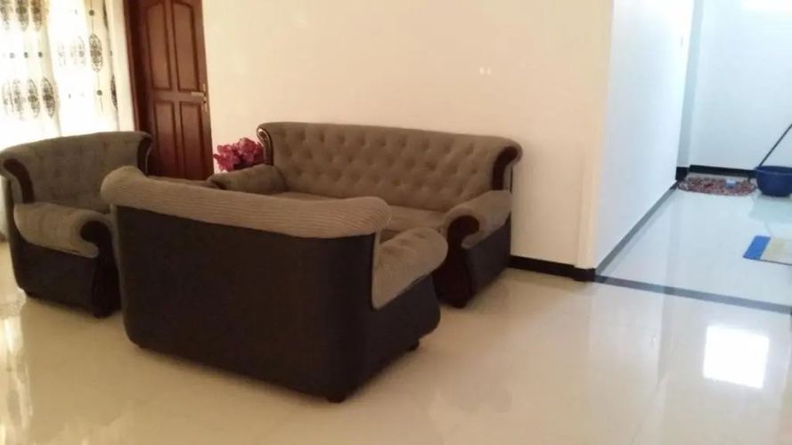 Dumi House