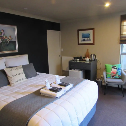 15 On Dillon Bed & Breakfast