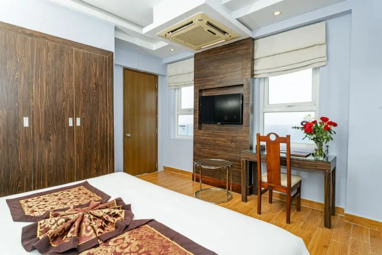 2 Bedrooms Standard Family room with ocean view