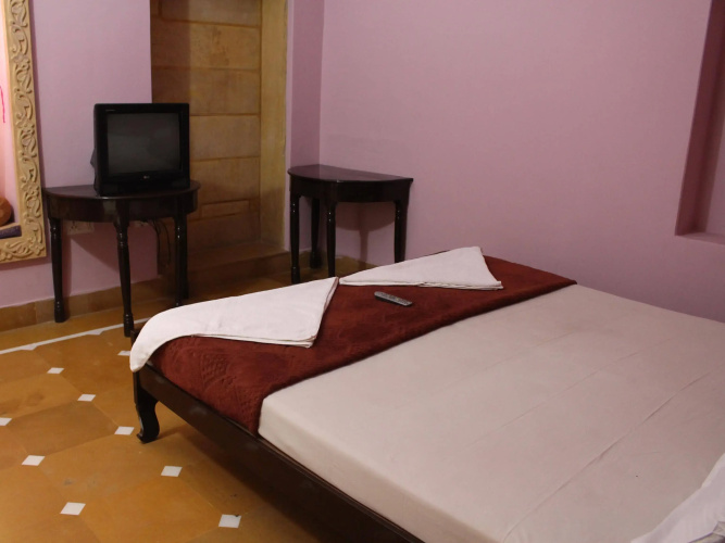 Gaji Hotel