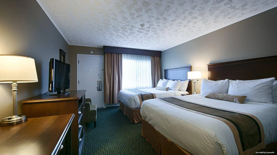 Aurora Inn