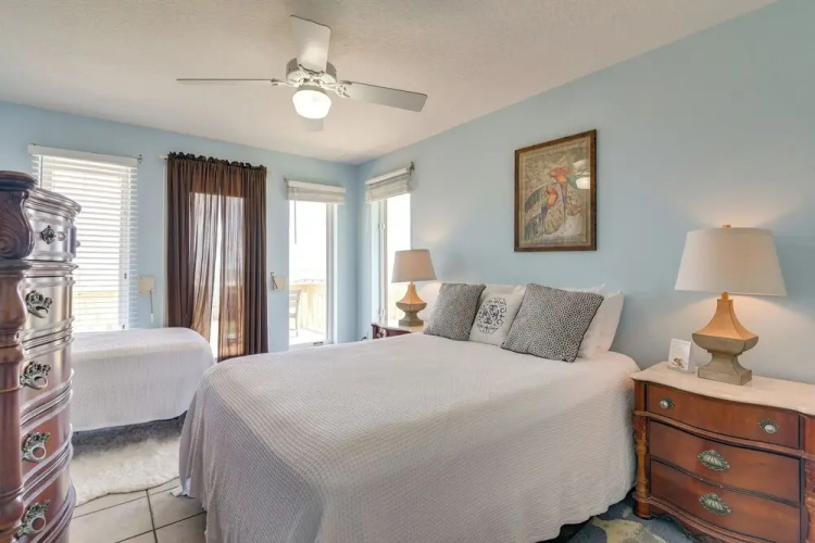 Beach Access: Renovated 'casa Bonita Surfside'