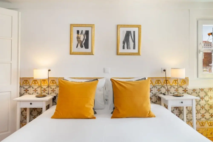 3 Bedrooms Apartment