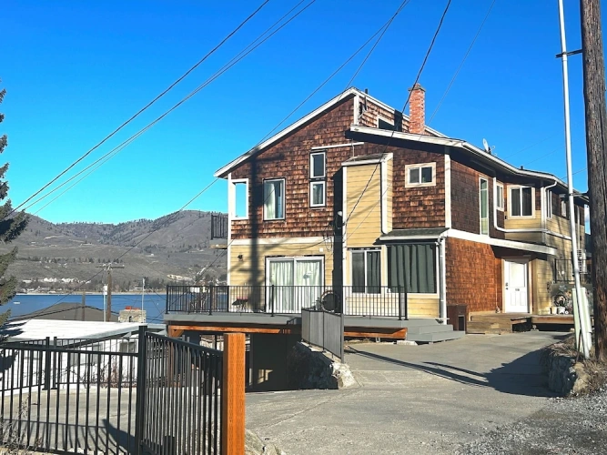 1 Bedroom Apartment with lake view