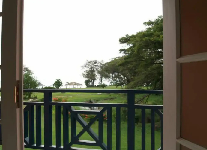 Canoe Bay Beach Resort